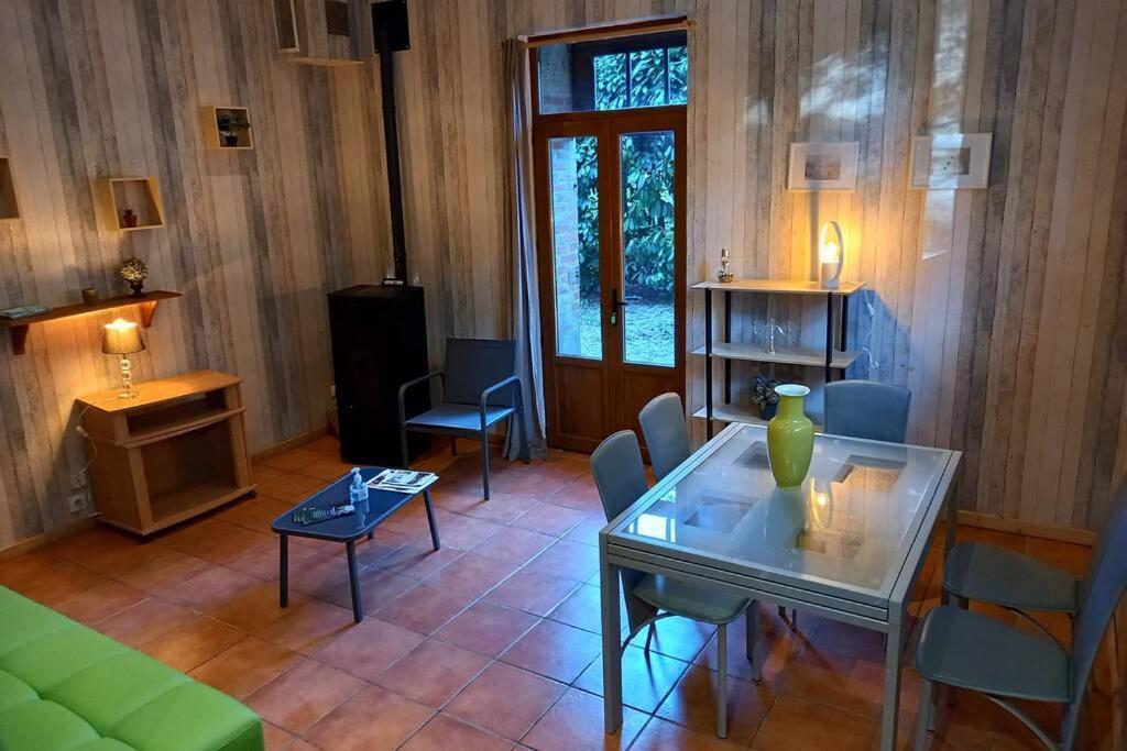 Suite Dans Le Jardin Du Chateau Agonges Eksteriør bilde