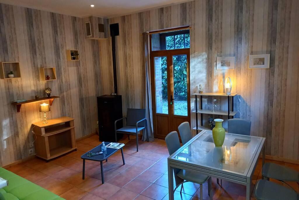 Suite Dans Le Jardin Du Chateau Agonges Eksteriør bilde